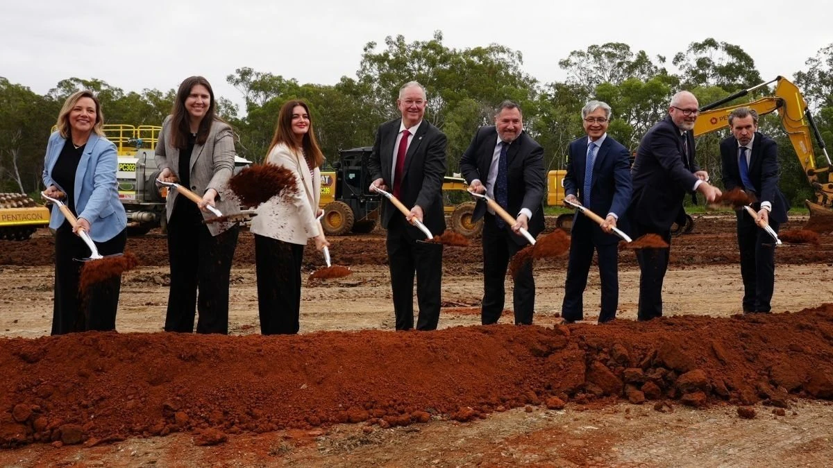 Mayor Peter Flannery and other at the Sod turn for the new PsiQuantum site in Moreton Bay